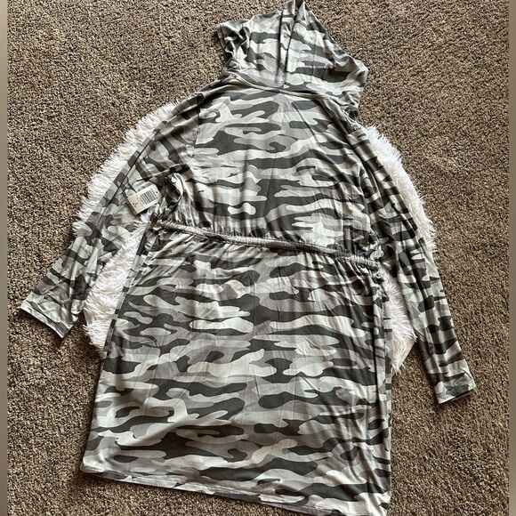 Torrid Super Soft Knits Camo Cardigan New Stretchy Drawstring Waist Womens 2X - Picture 2 of 7